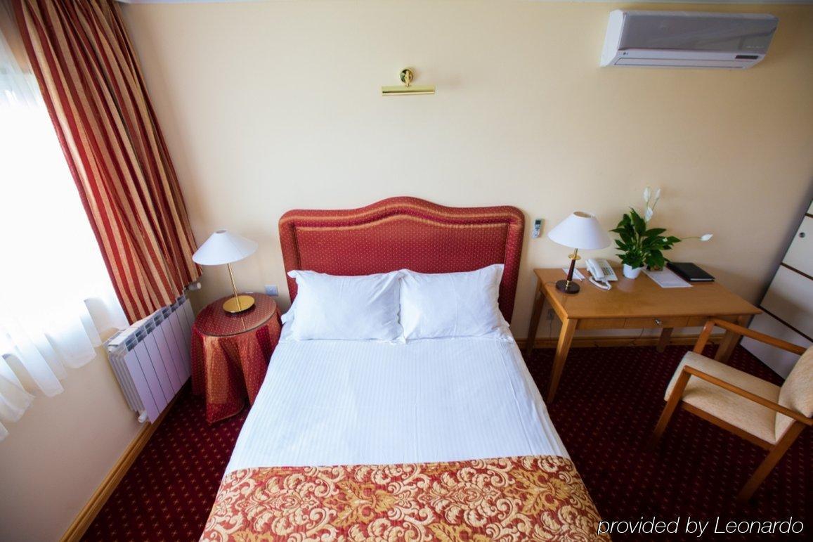 Chagala Atyrau Hotel Extérieur photo